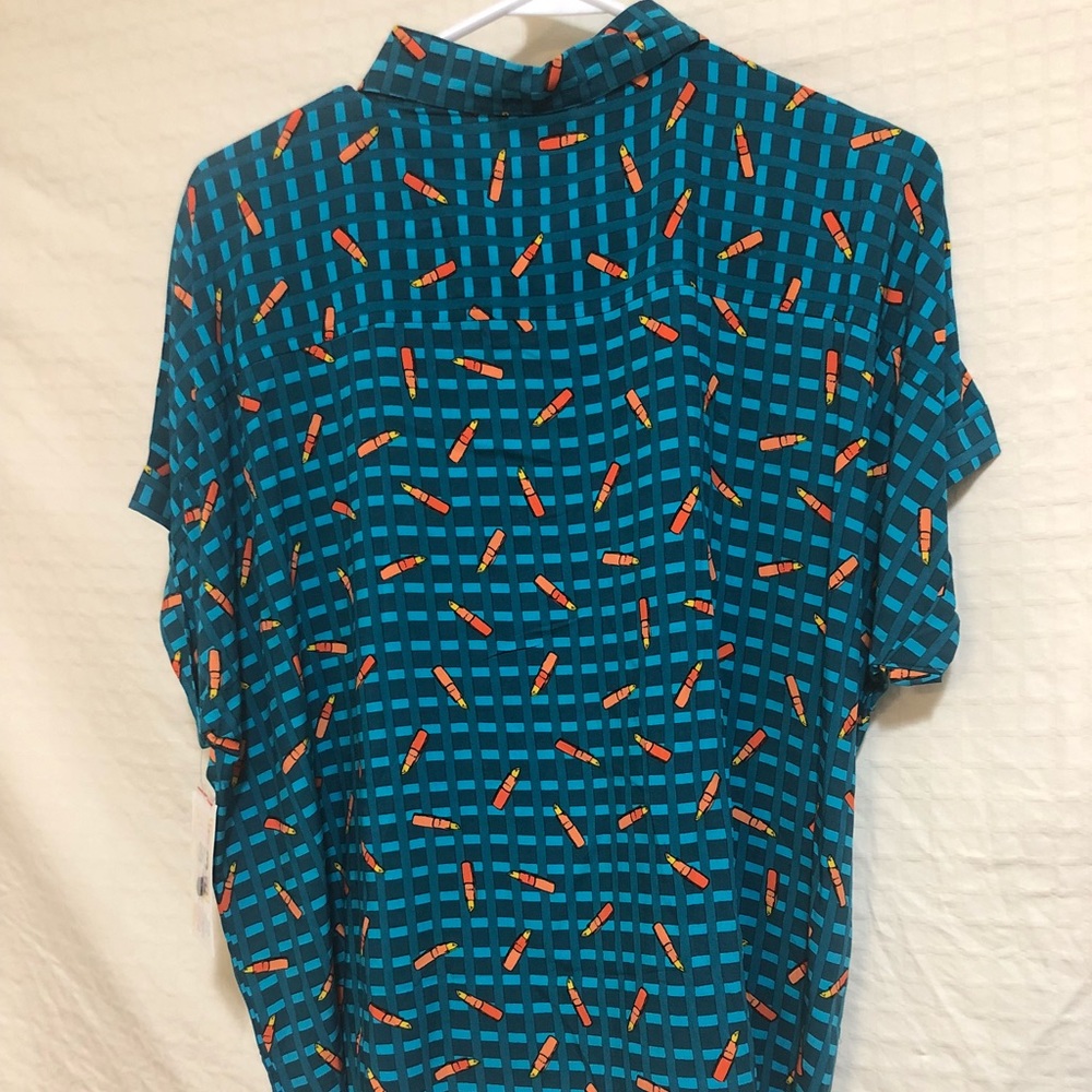 Tops - Picture 3 of 5